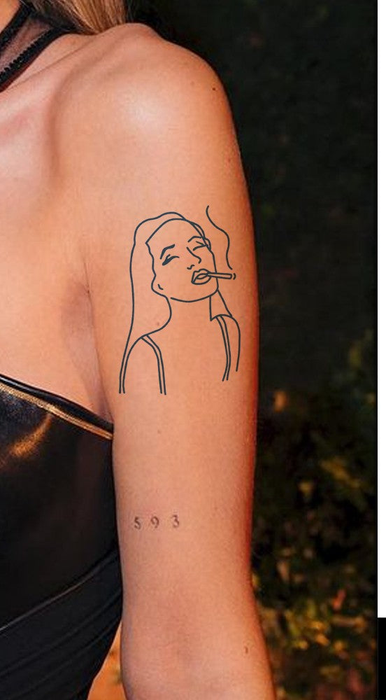 FT Minimalist Smoky Girl